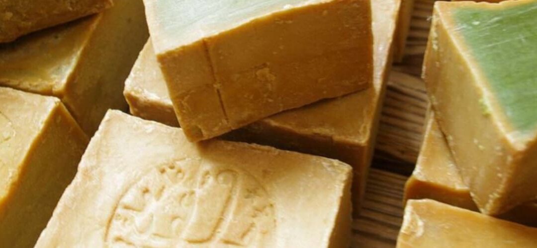 Savon d’Alep, de Marseille ou saponification à froid : quelles différences ?